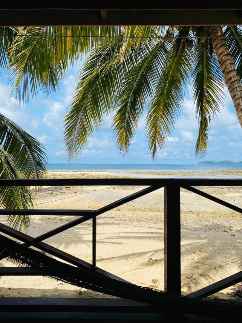 Ella'S Place Salang Tioman Kampong Ayer Batang Екстериор снимка