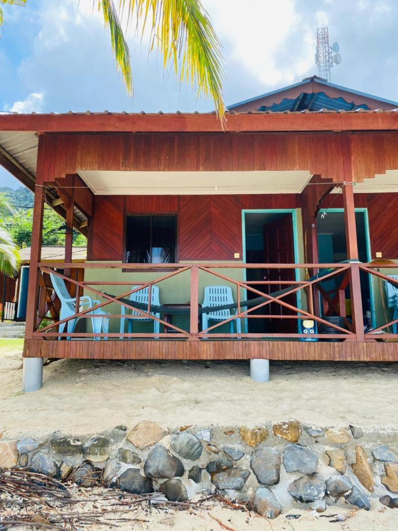 Ella'S Place Salang Tioman Kampong Ayer Batang Екстериор снимка