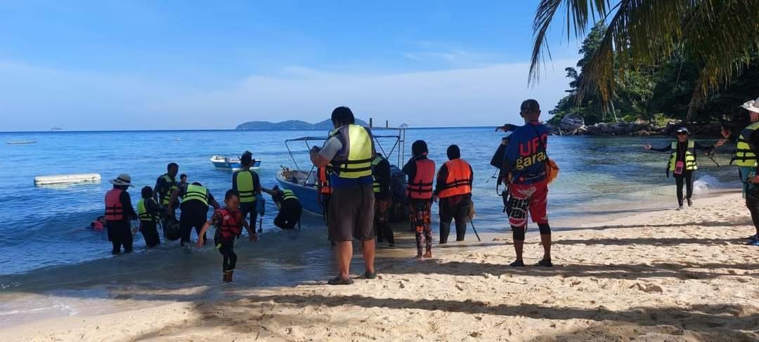 Ella'S Place Salang Tioman Kampong Ayer Batang Екстериор снимка