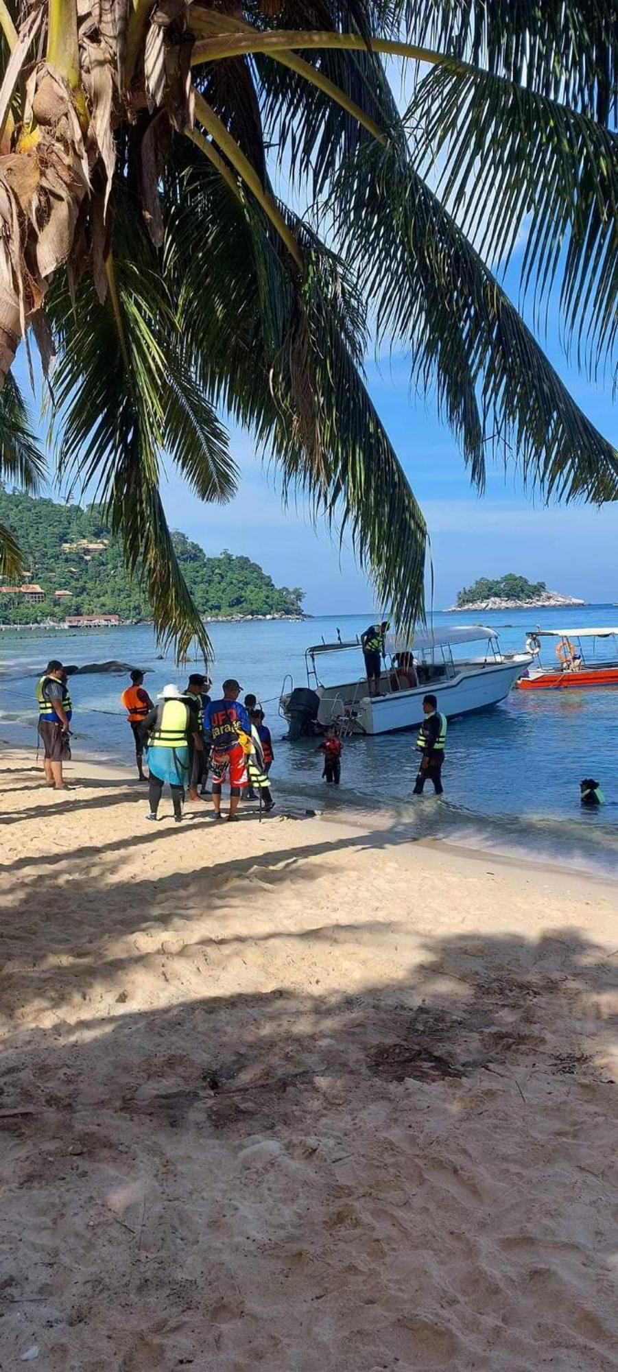 Ella'S Place Salang Tioman Kampong Ayer Batang Екстериор снимка