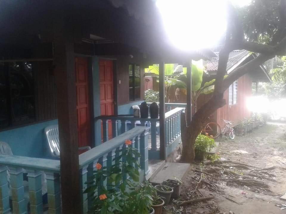 Ella'S Place Salang Tioman Kampong Ayer Batang Екстериор снимка