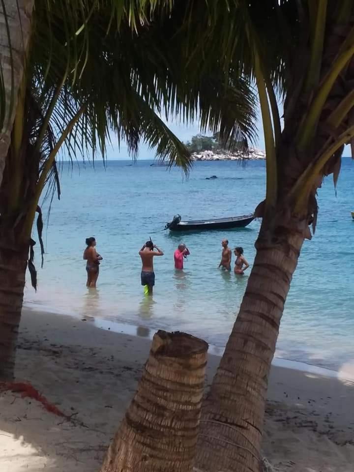 Ella'S Place Salang Tioman Kampong Ayer Batang Екстериор снимка