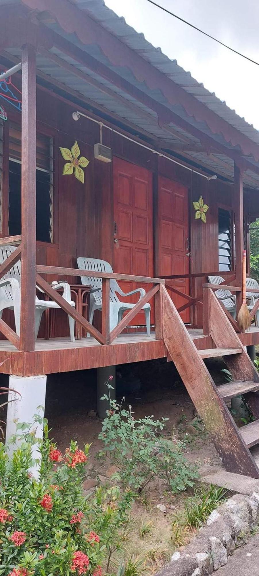 Ella'S Place Salang Tioman Kampong Ayer Batang Екстериор снимка