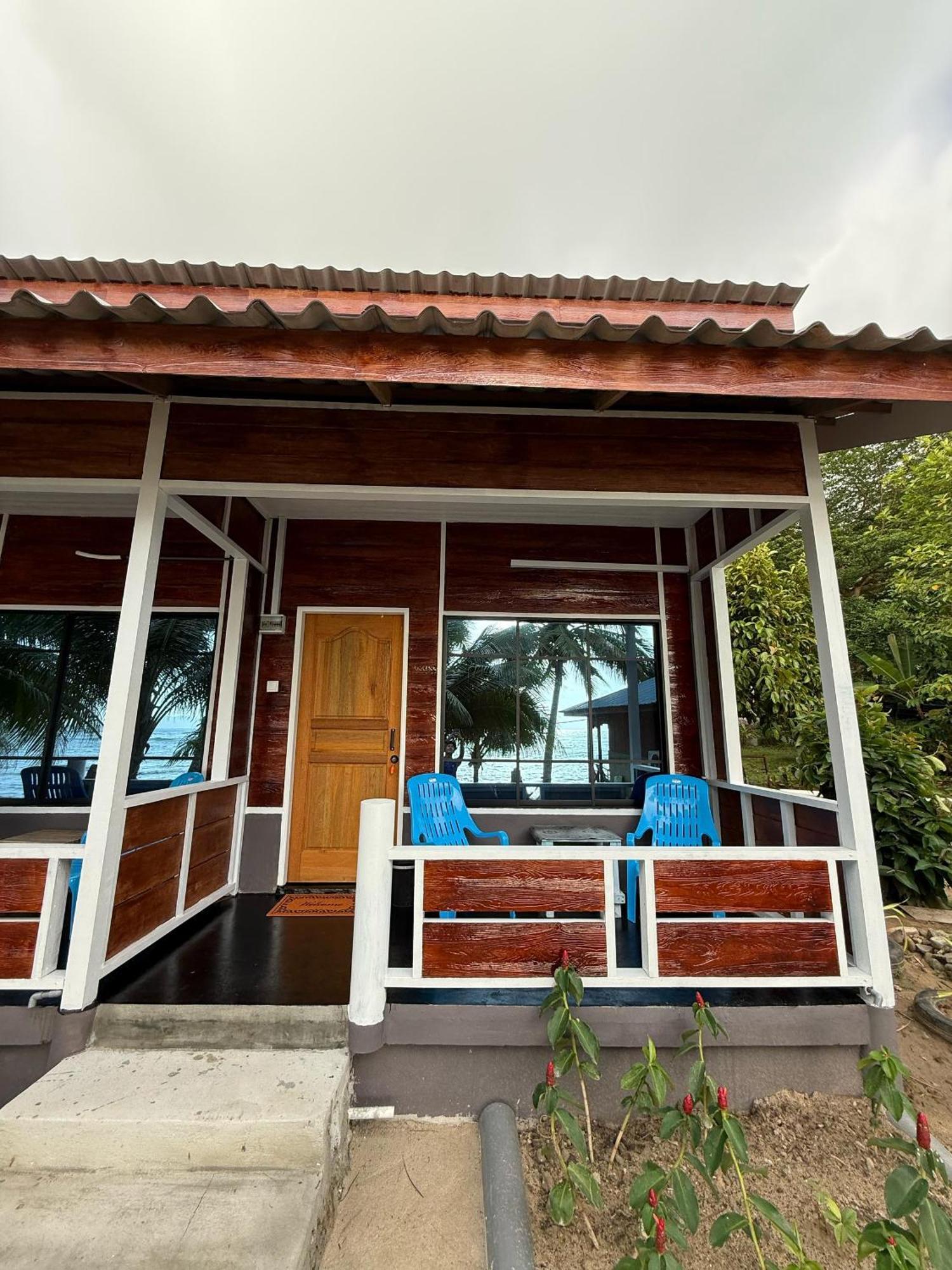 Ella'S Place Salang Tioman Kampong Ayer Batang Екстериор снимка